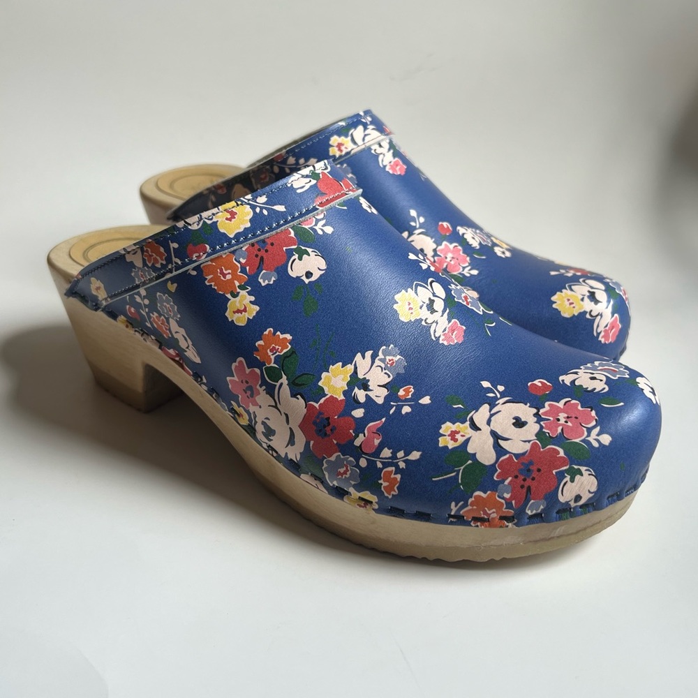No. 6 Mid Heel Floral Bouquet Clog, Size 41